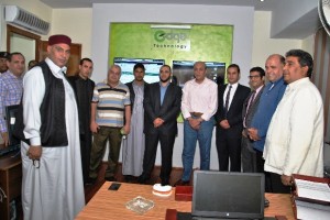 المحافظ مع المسئولين عن نظام التشغيل 